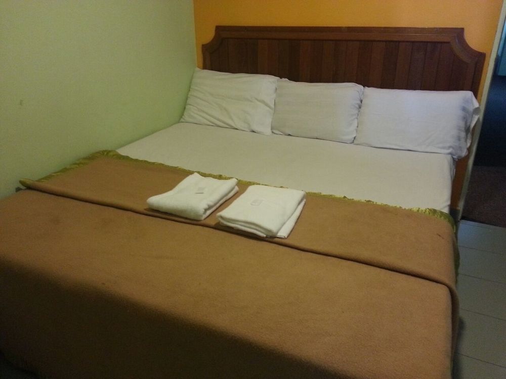 Oyo 89584 Hotel Sahara Kuala Kubu Bharu Zewnętrze zdjęcie