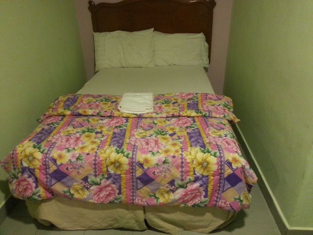 Oyo 89584 Hotel Sahara Kuala Kubu Bharu Zewnętrze zdjęcie