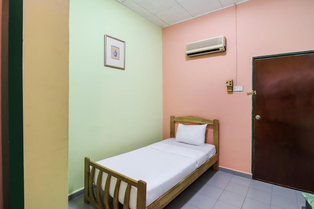 Oyo 89584 Hotel Sahara Kuala Kubu Bharu Zewnętrze zdjęcie