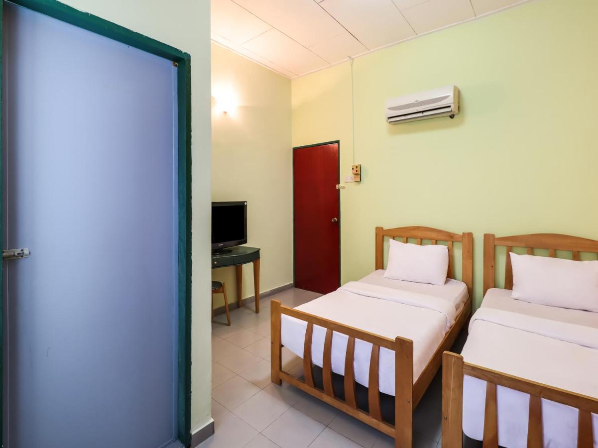 Oyo 89584 Hotel Sahara Kuala Kubu Bharu Zewnętrze zdjęcie