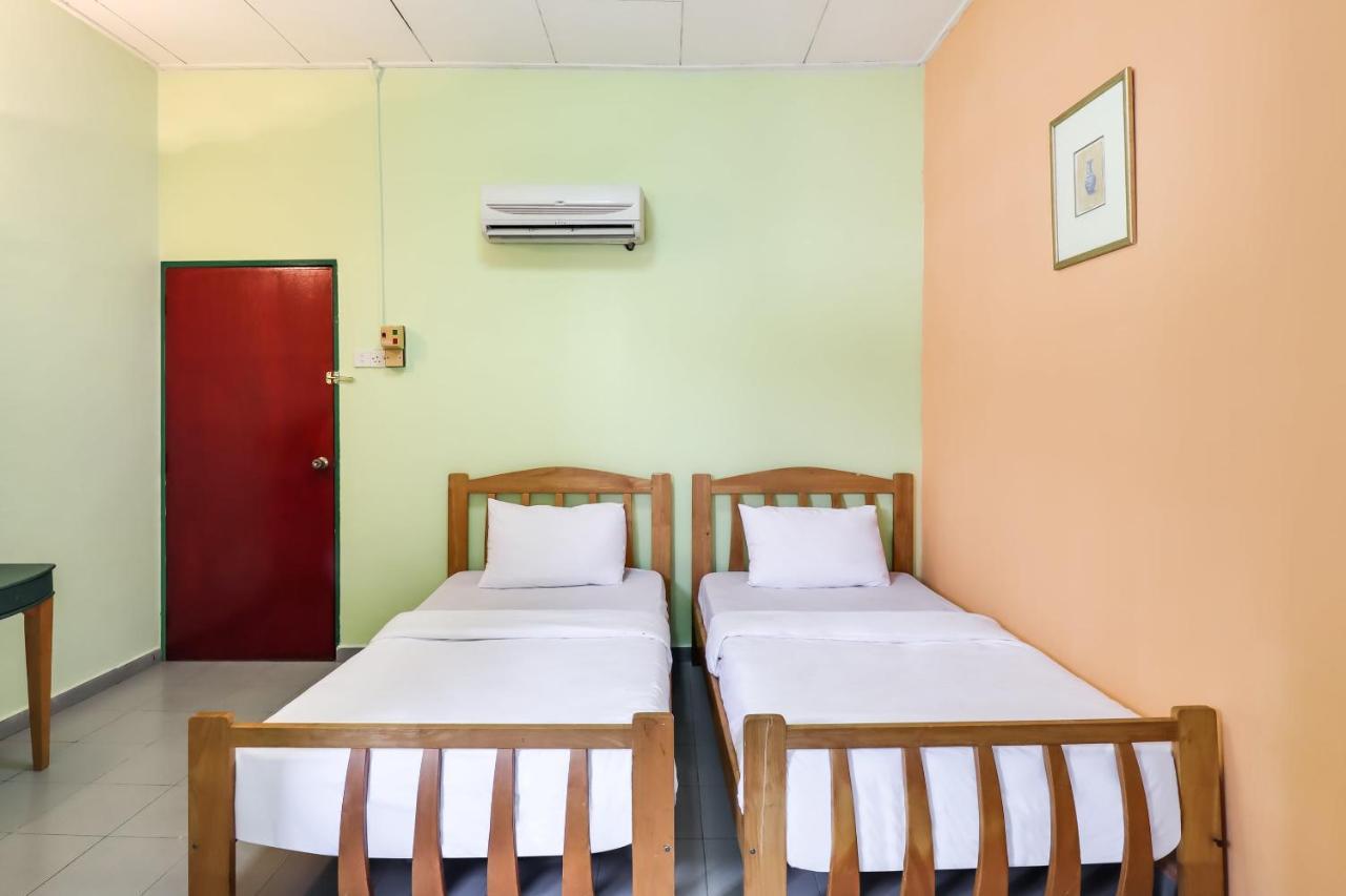 Oyo 89584 Hotel Sahara Kuala Kubu Bharu Zewnętrze zdjęcie